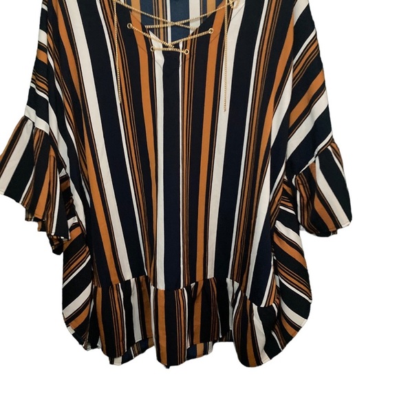 Striped Mileage Blouse With Chain Detail - Picture 5 of 5
